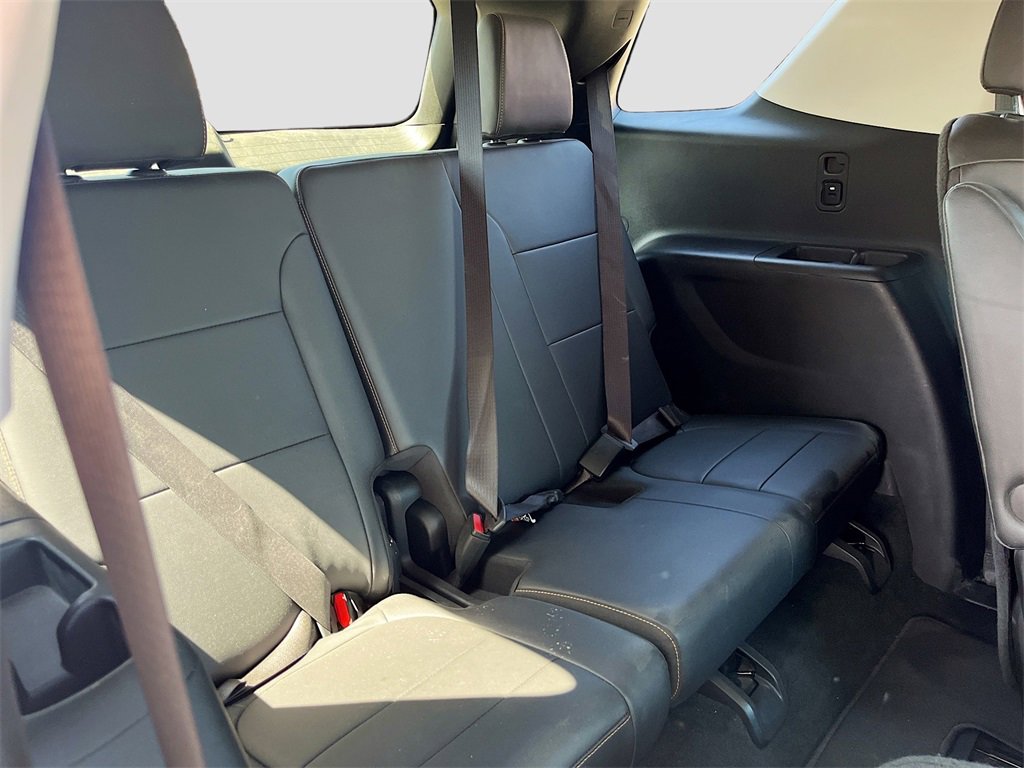 Used 2021 Chevrolet Traverse RS image 29