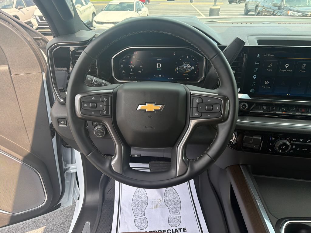 Used 2026 Chevrolet Silverado 2500 High Country w/ High Country Premium Package AWD/4WD image 16