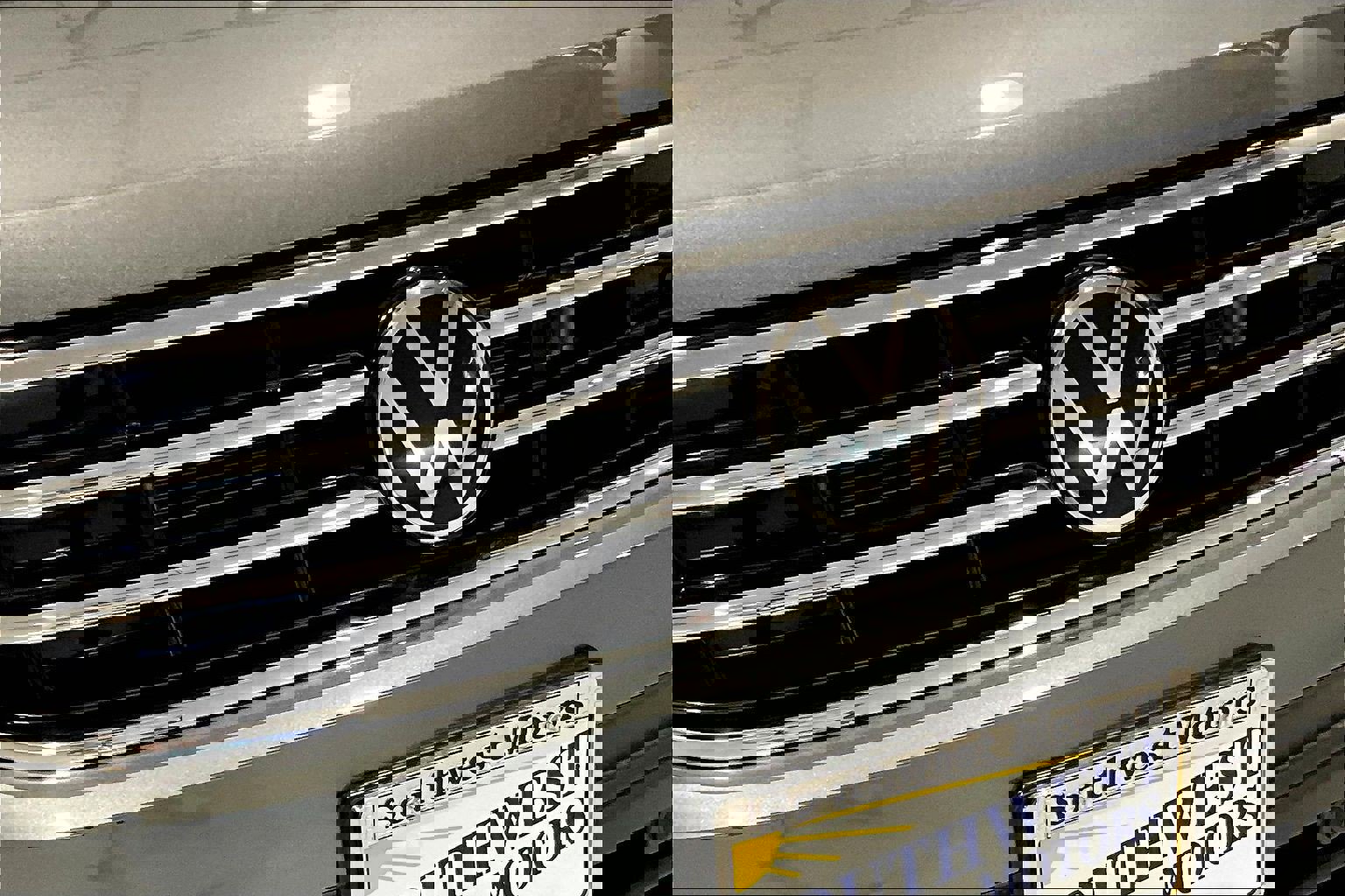 Used 2023 Volkswagen Tiguan SE image 32