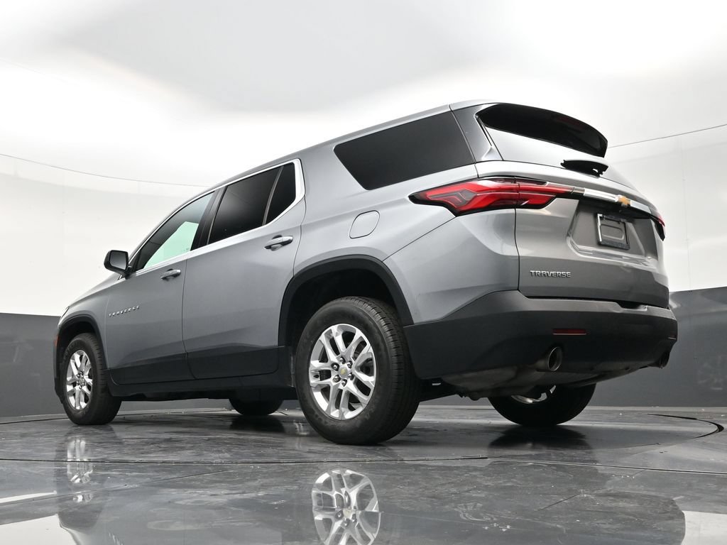 Used 2023 Chevrolet Traverse LS FWD image 22