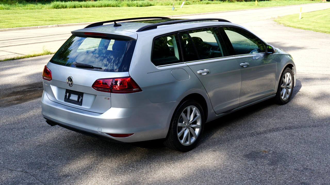 Used 2015 Volkswagen Golf S image 5