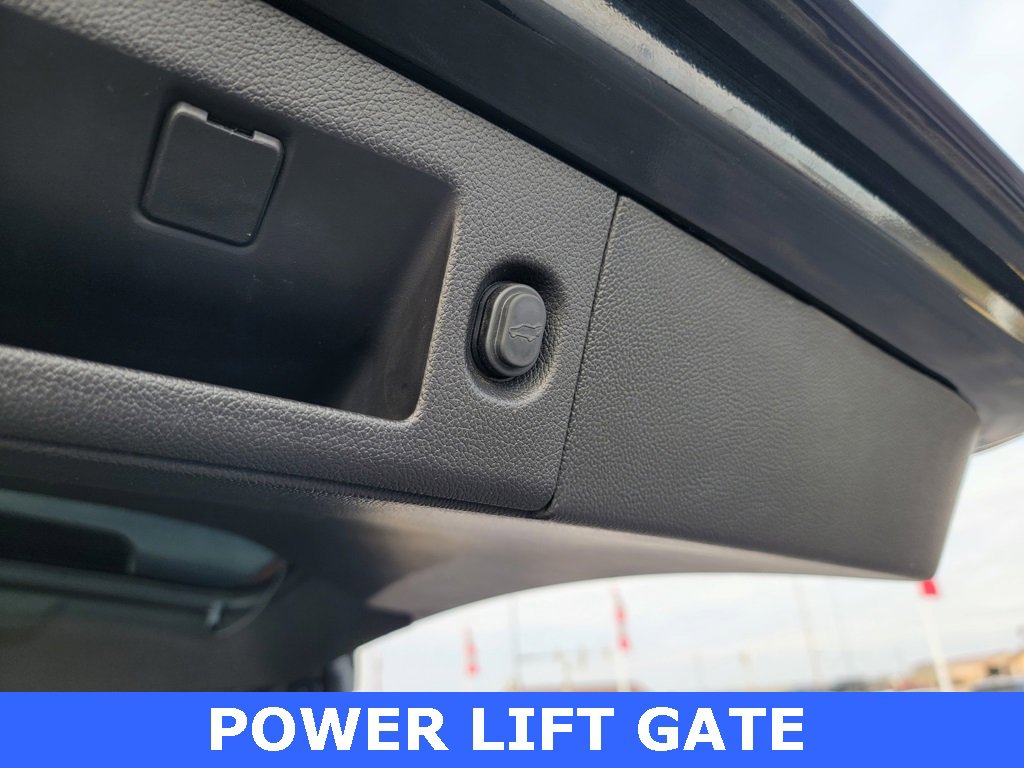 Used 2017 Cadillac Escalade Premium Luxury image 21