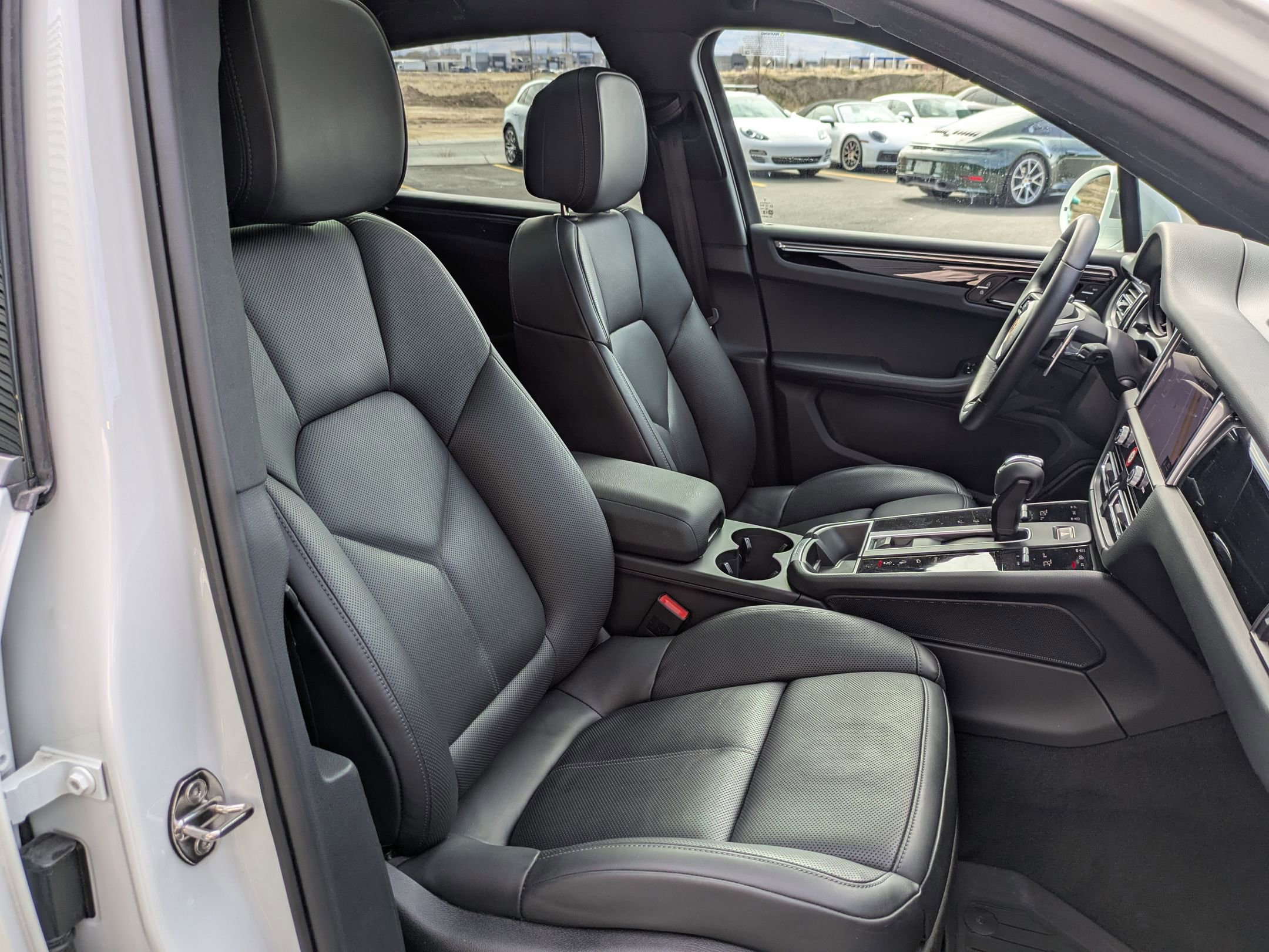 Certified 2025 Porsche Macan image 26