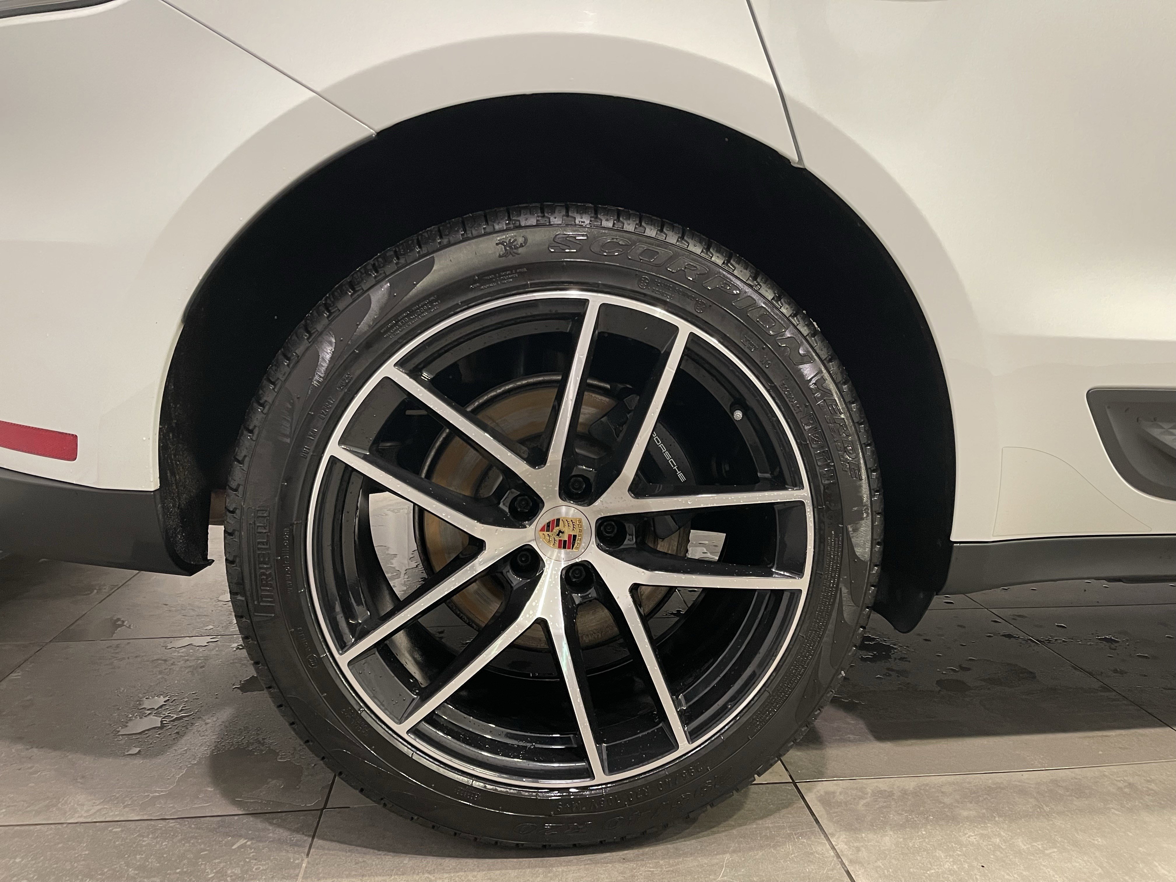 Used 2022 Porsche Macan image 10