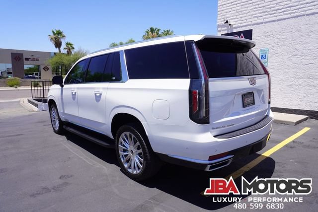 Used 2021 Cadillac Escalade ESV Premium Luxury AWD/4WD image 4