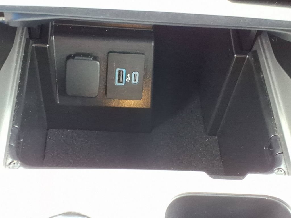 Certified 2023 Ford Explorer XLT w/ Equipment Group 202A AWD/4WD image 20