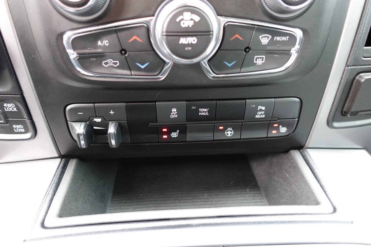 Used 2023 RAM 1500 Classic SLT w/ Electronics Convenience Group AWD/4WD image 45