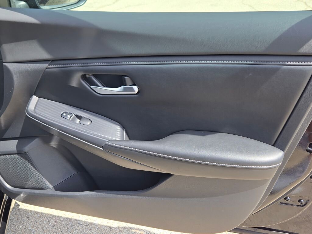 Used 2022 Nissan Sentra SV w/ All-Weather Package FWD image 6