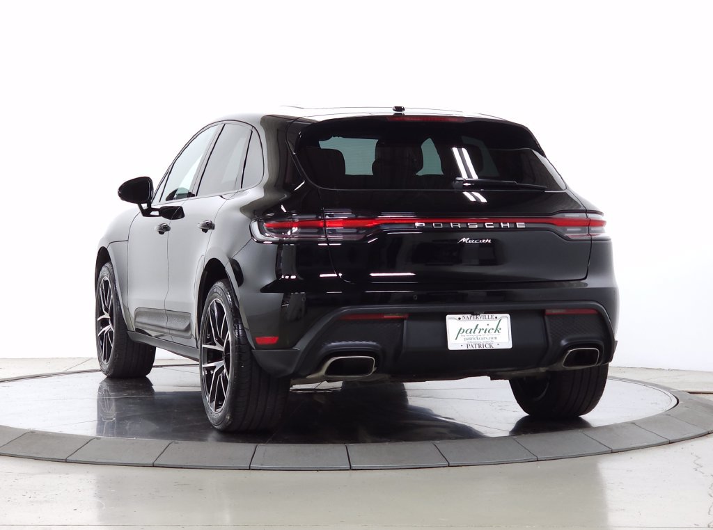 Used 2024 Porsche Macan Turbo AWD/4WD image 3