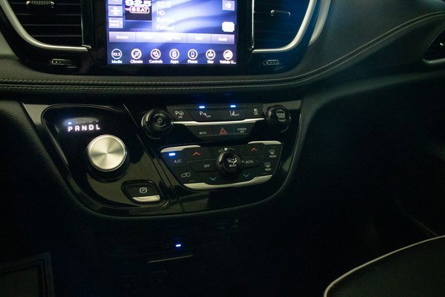 Used 2019 Chrysler Pacifica Limited w/ Advanced Safetytec Group image 32