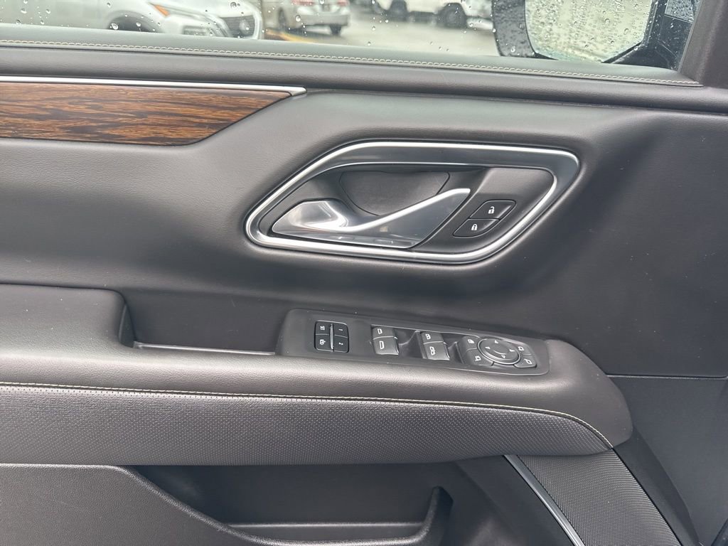 Used 2023 Chevrolet Suburban Premier image 12