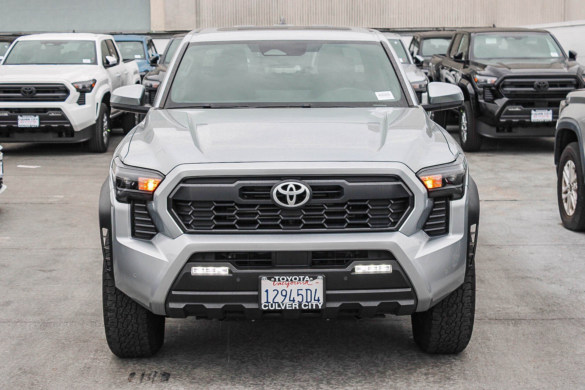 Used 2024 Toyota Tacoma TRD Off-Road image 2