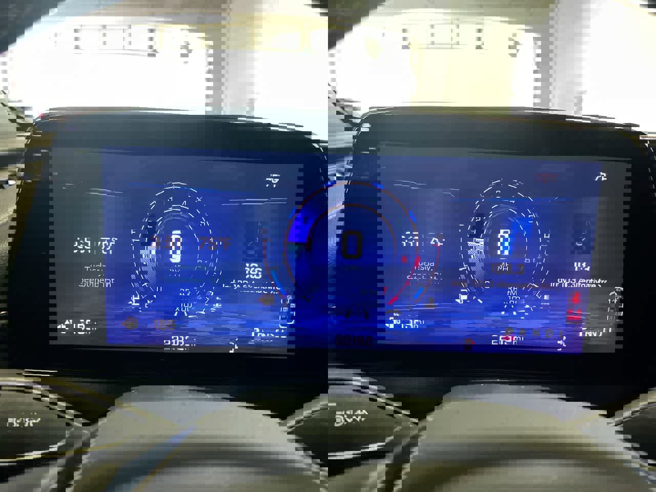 Used 2025 Chevrolet Traverse LT image 17