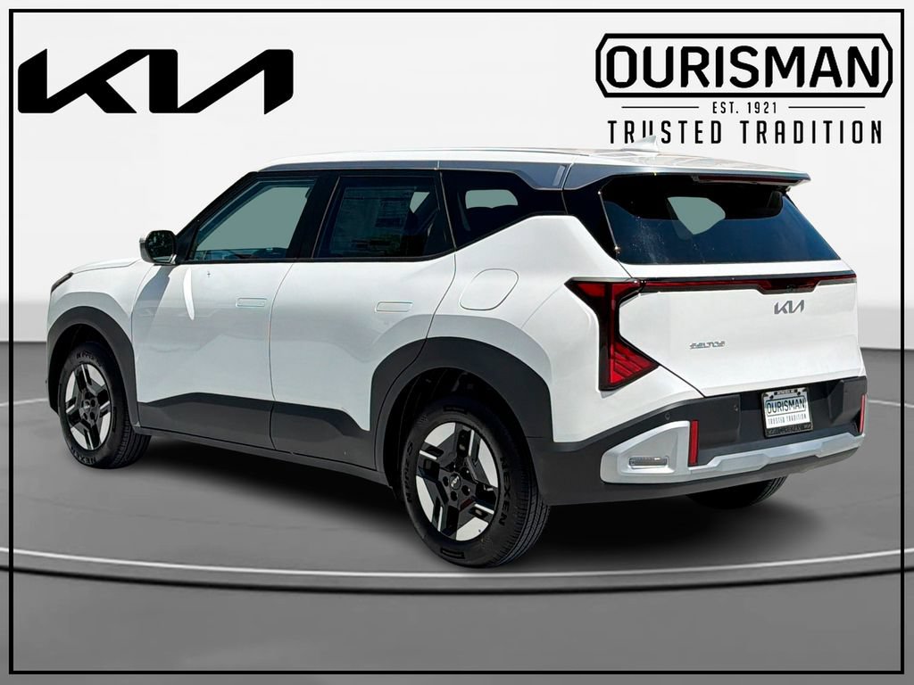 New 2027 Kia Seltos LX FWD image 3