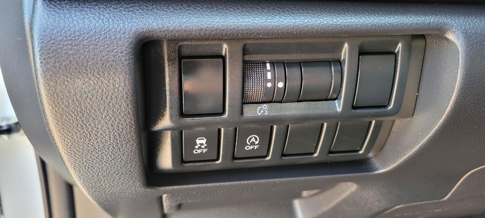 Used 2022 Subaru Crosstrek 2.0i image 9