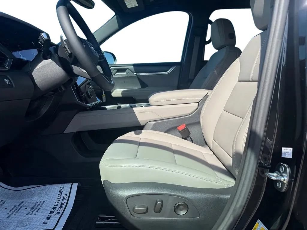 New 2027 GMC Acadia Elevation w/ Elevation Premium Package FWD image 9