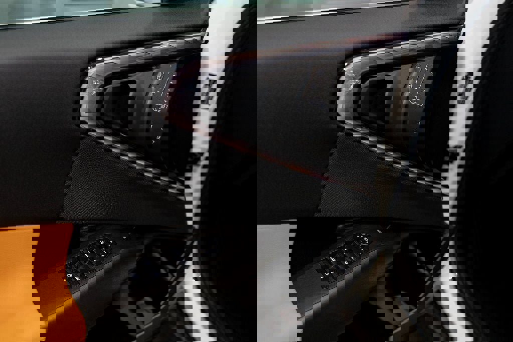 Used 2025 BMW X3 xDrive30i w/ Premium Package image 13