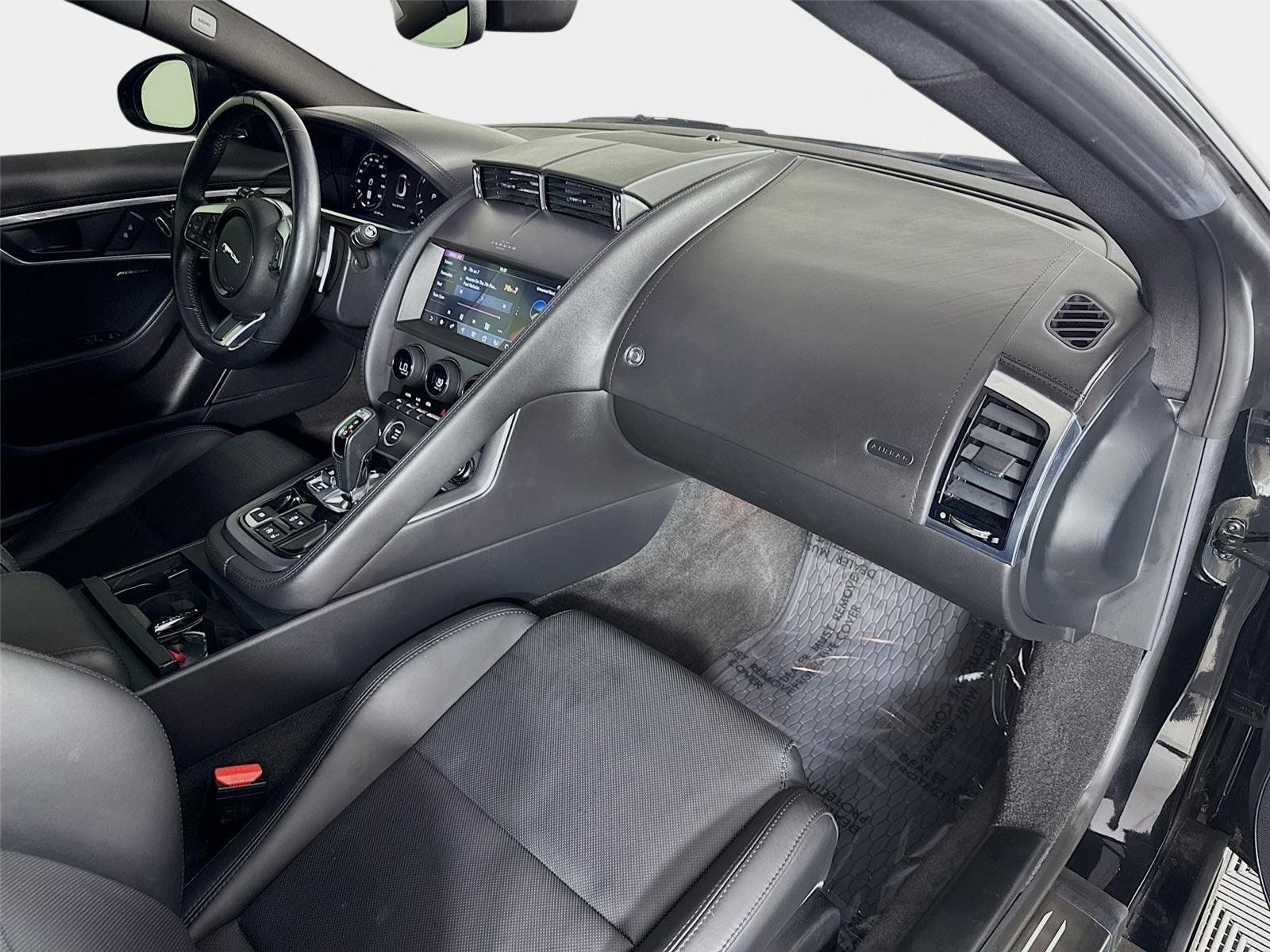 Used 2022 Jaguar F-TYPE Coupe RWD image 24
