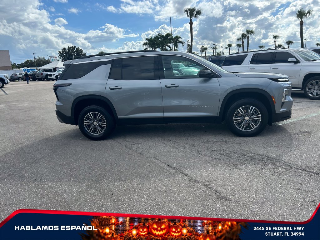 Used 2026 Chevrolet Traverse LT FWD image 4
