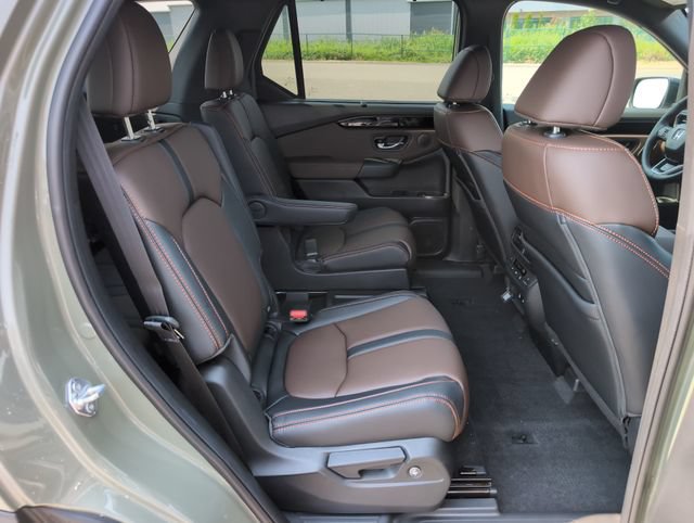 Used 2026 Honda Pilot TrailSport image 11