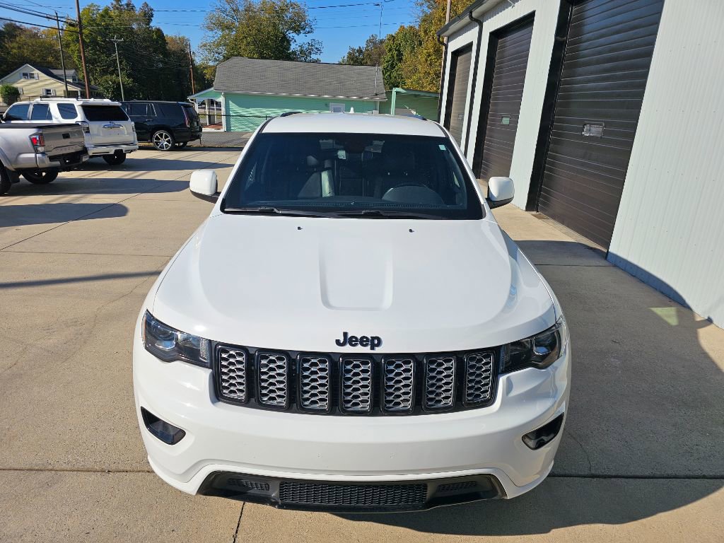 Used 2020 Jeep Grand Cherokee Altitude image 11