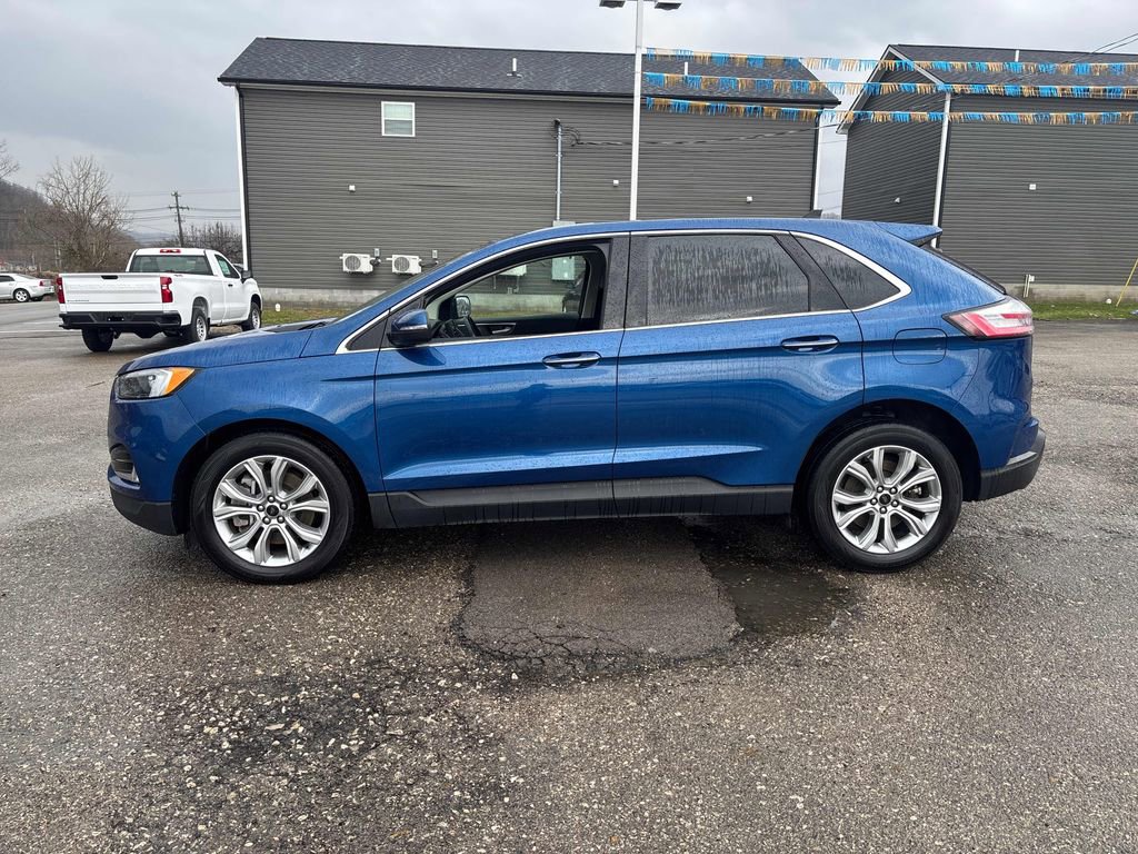 Used 2024 Ford Edge Titanium image 2