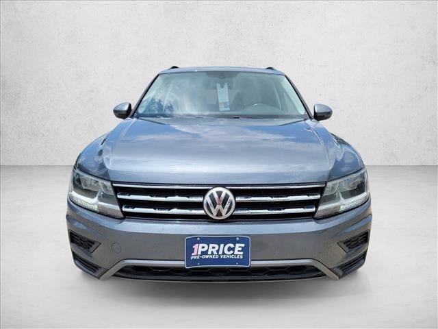 Used 2018 Volkswagen Tiguan SE w/ Panoramic Sunroof Package FWD image 2