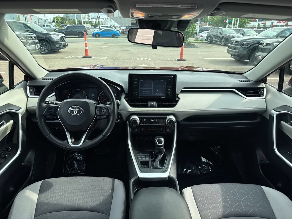 Used 2020 Toyota RAV4 XLE w/ Convenience Package AWD/4WD image 13