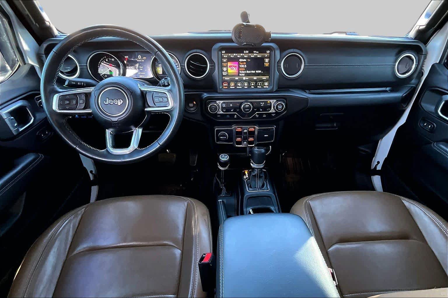 Used 2022 Jeep Wrangler Unlimited Sahara w/ Cold Weather Group AWD/4WD image 15