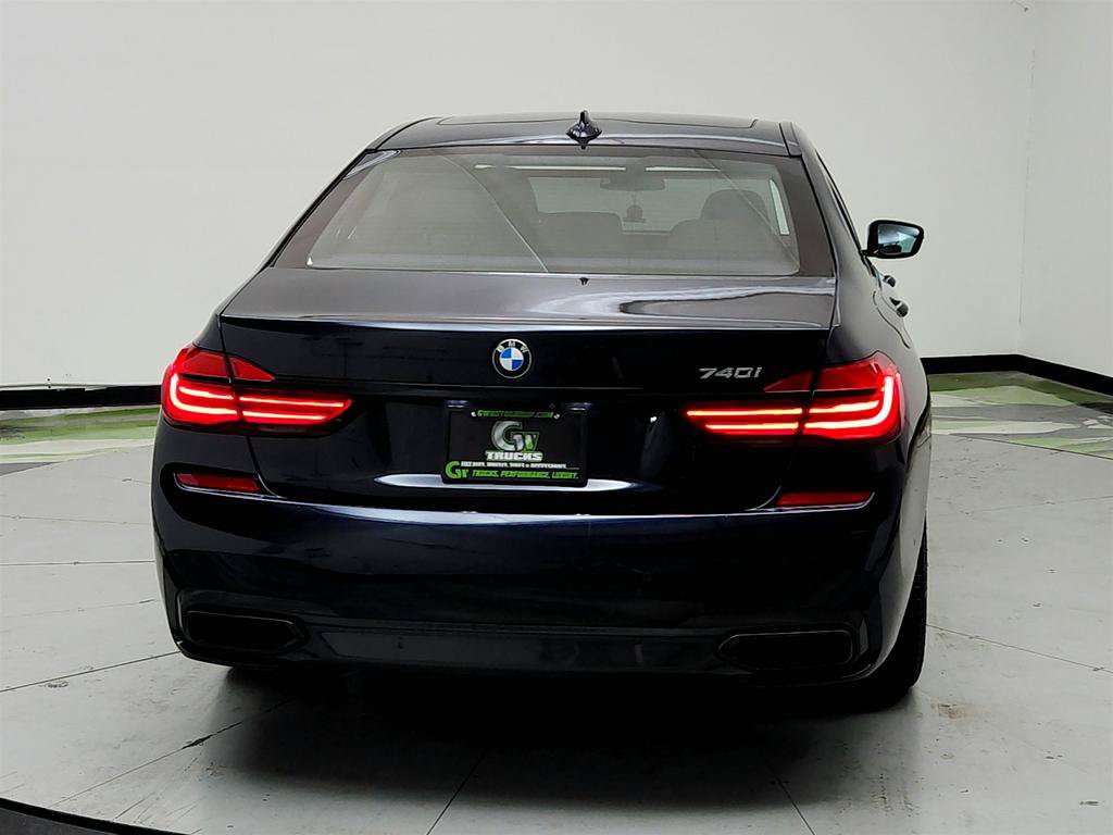 Used 2019 BMW 740i w/ M Sport Package RWD image 6