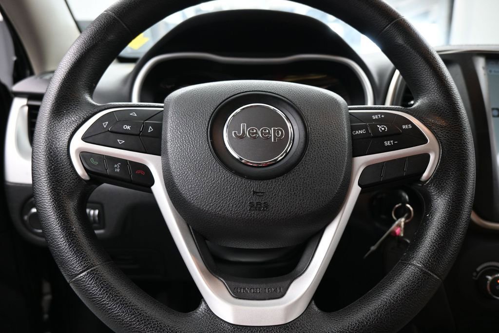 Used 2016 Jeep Cherokee Sport AWD/4WD image 23