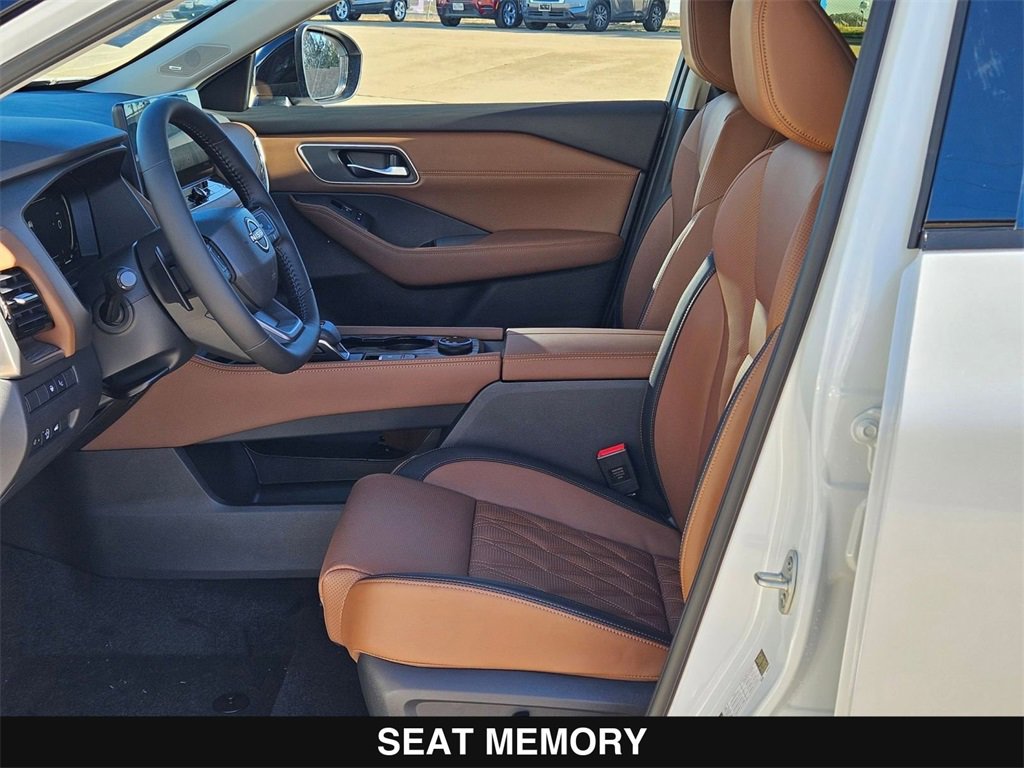 New 2026 Nissan Rogue Platinum image 11