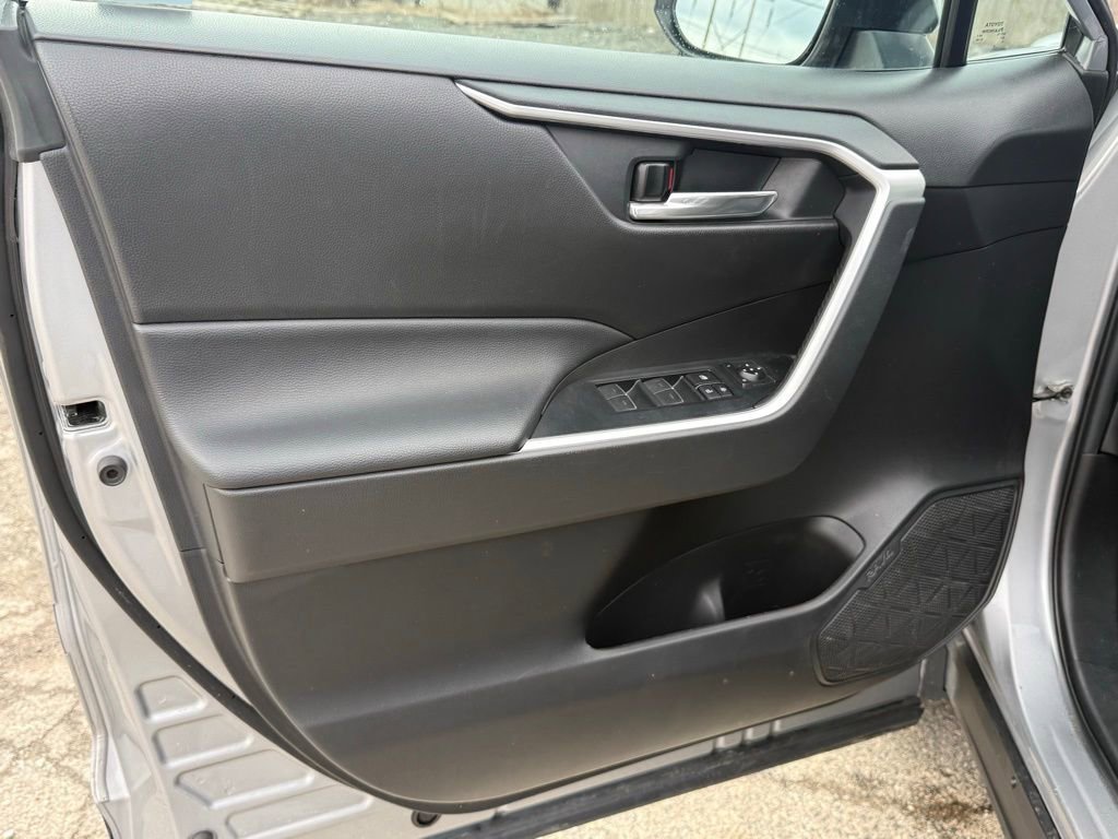 Used 2022 Toyota RAV4 XLE image 29