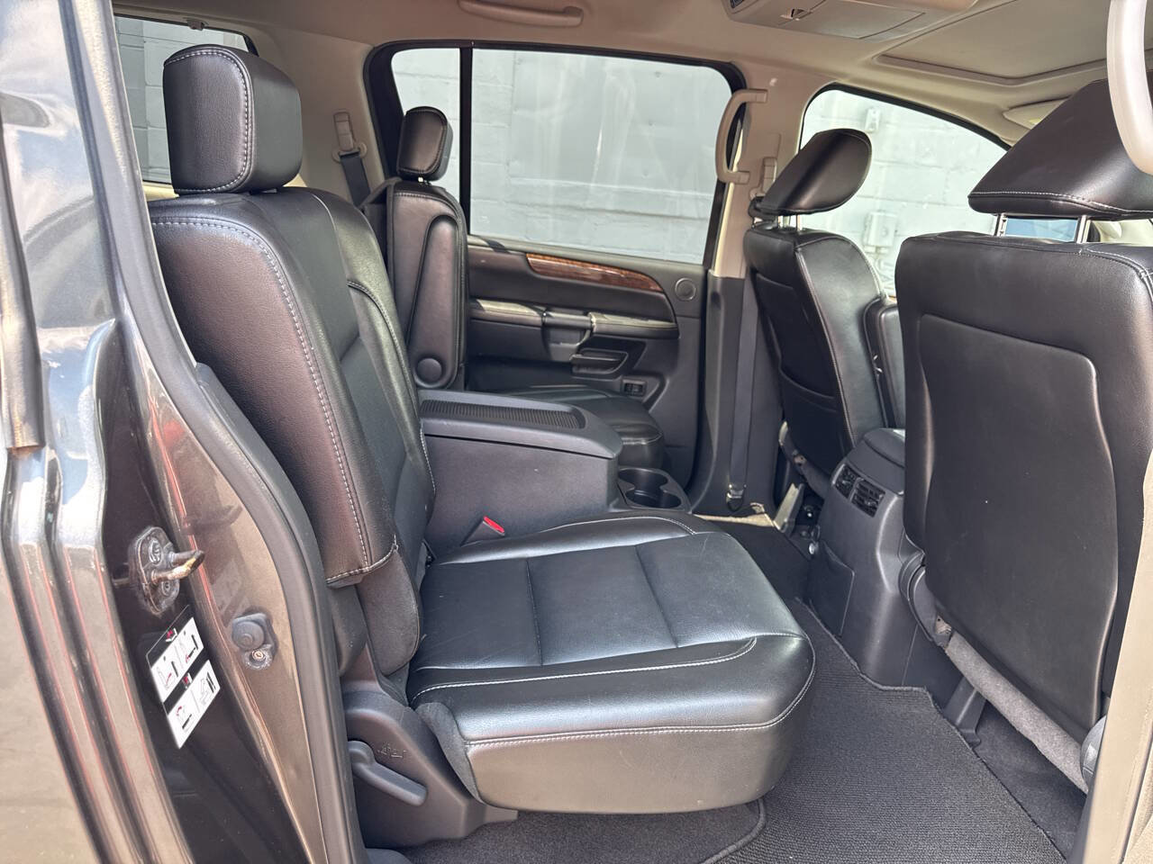 Used 2010 Nissan Armada Platinum image 27