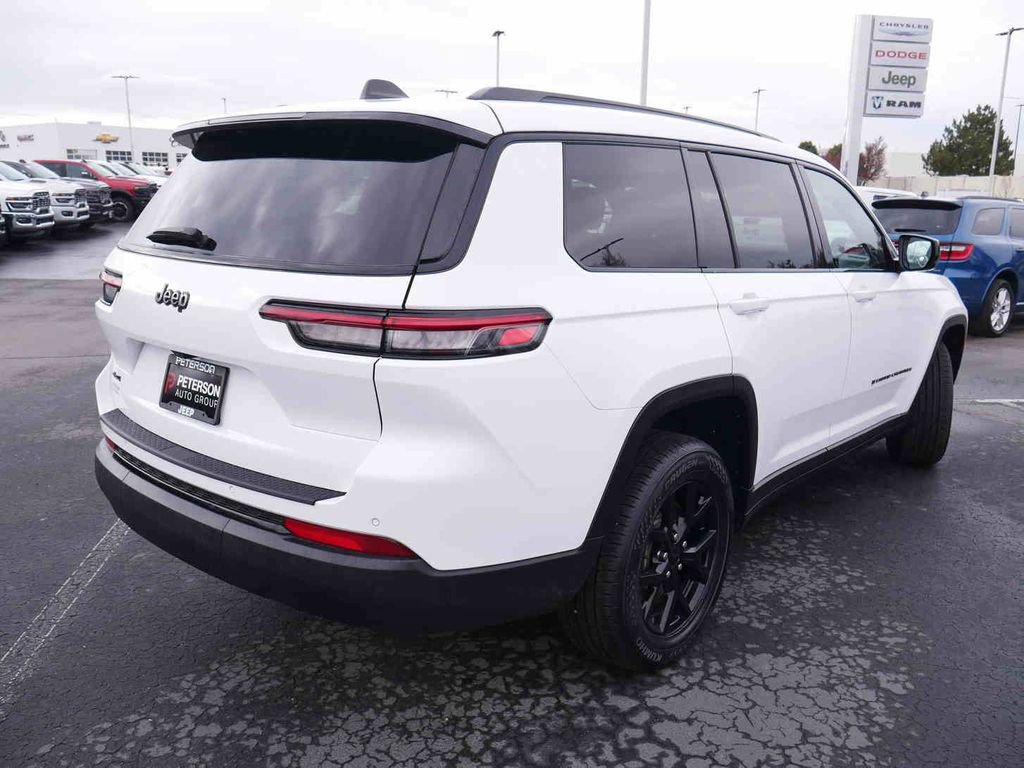 Certified 2024 Jeep Grand Cherokee L Laredo image 20