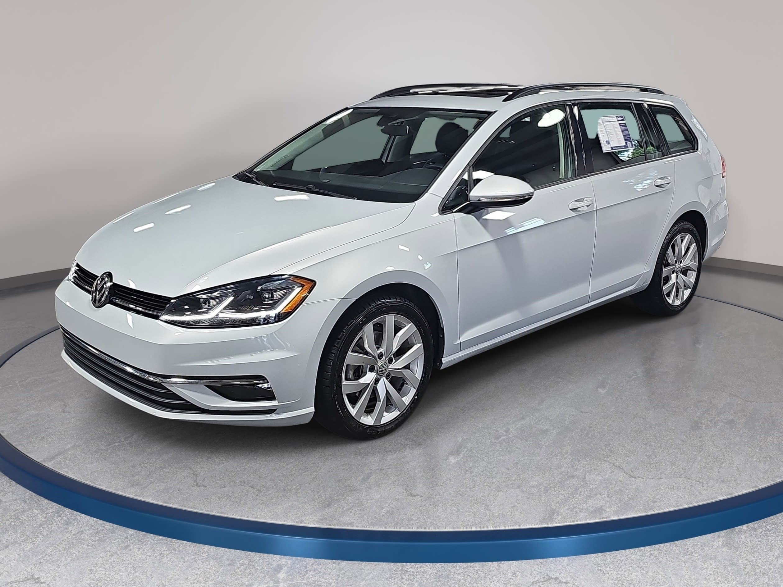 Used 2019 Volkswagen Golf SE image 1