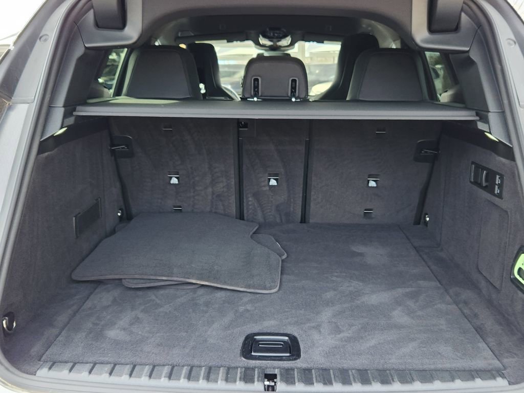 Certified 2025 BMW iX M60 image 18