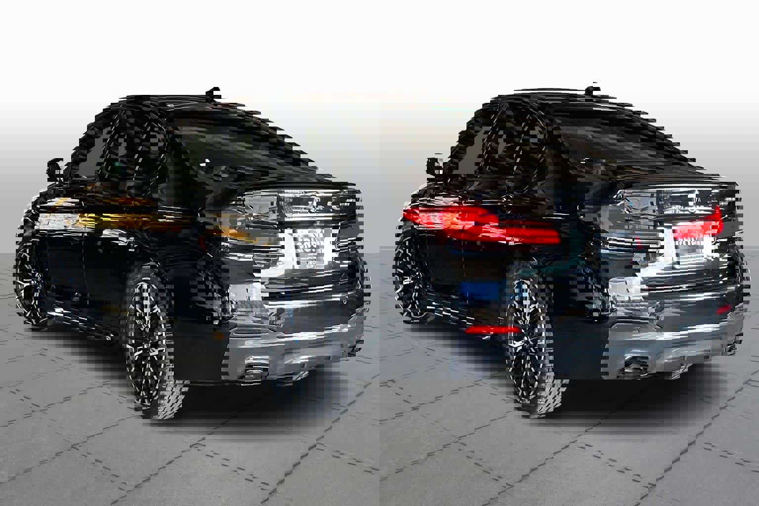 Used 2022 BMW 530i w/ M Sport Package image 11