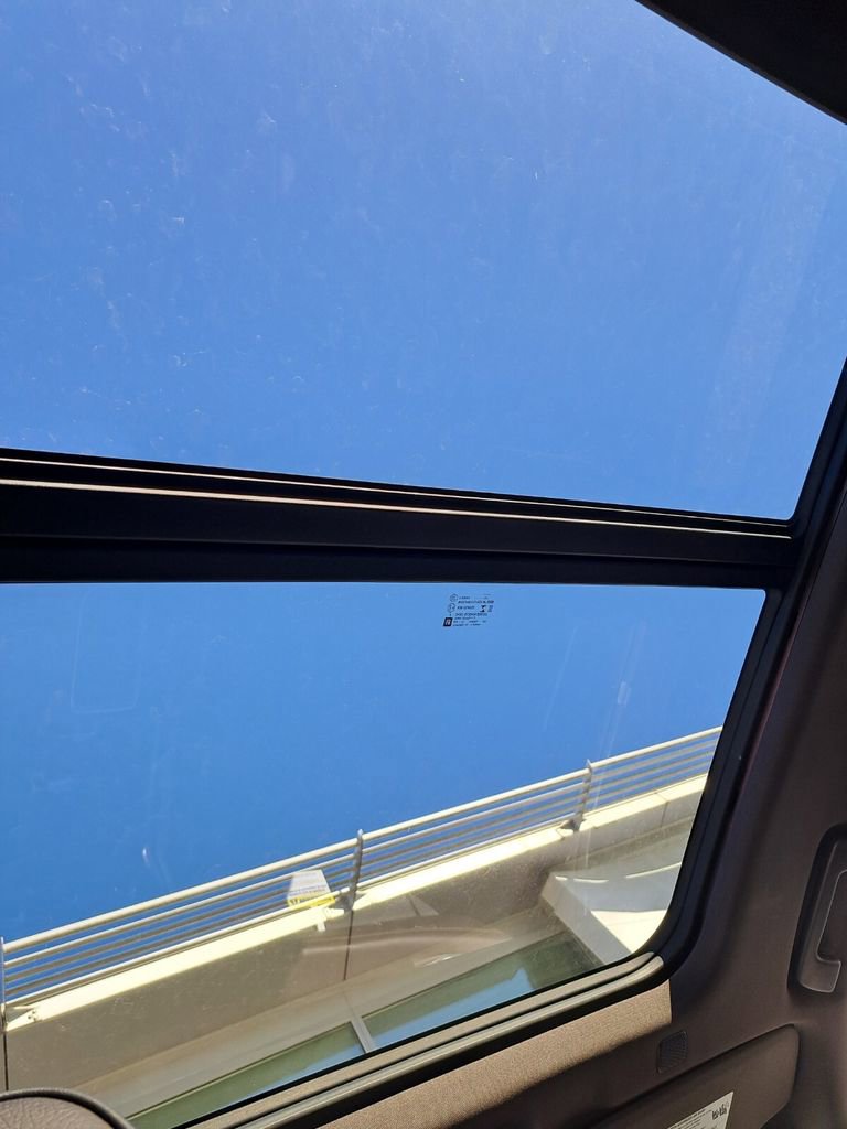 Used 2021 GMC Yukon Denali w/ Denali Premium Package image 23