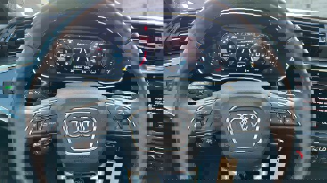 Used 2025 Audi Q3 2.0T Premium image 29