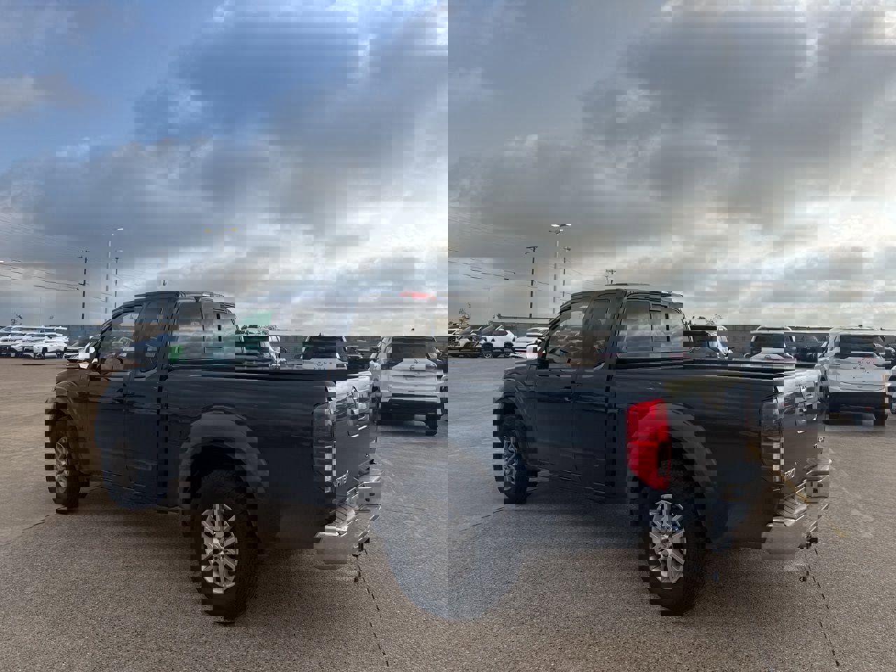 Used 2016 Nissan Frontier SV image 15