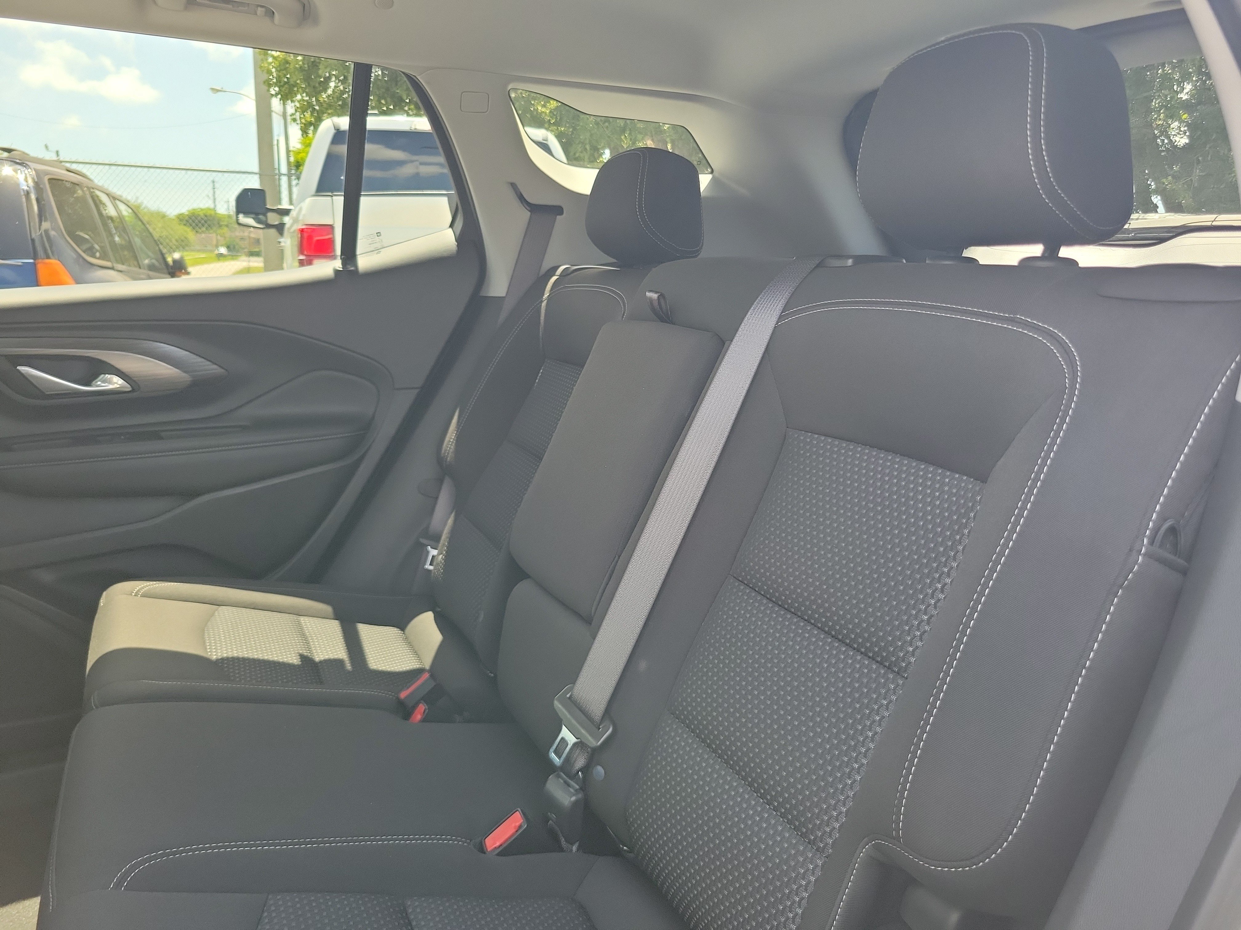 Used 2023 GMC Terrain SLE w/ Driver Convenience Package FWD image 14