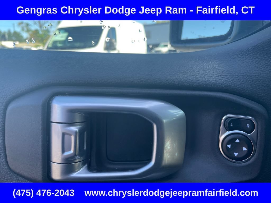 Certified 2024 Jeep Wrangler Unlimited Sahara w/ Technology Group AWD/4WD image 43