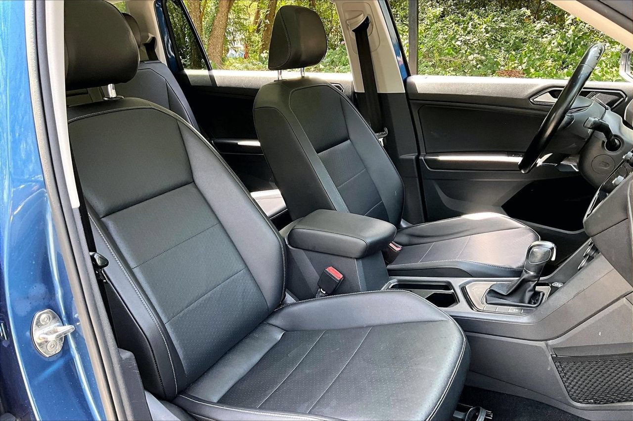 Used 2018 Volkswagen Tiguan SE FWD image 30