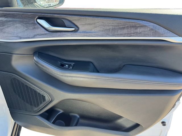 Certified 2023 Jeep Grand Cherokee Limited w/ Black Appearance Package image 18