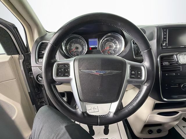 Used 2013 Chrysler Town & Country Touring FWD image 11