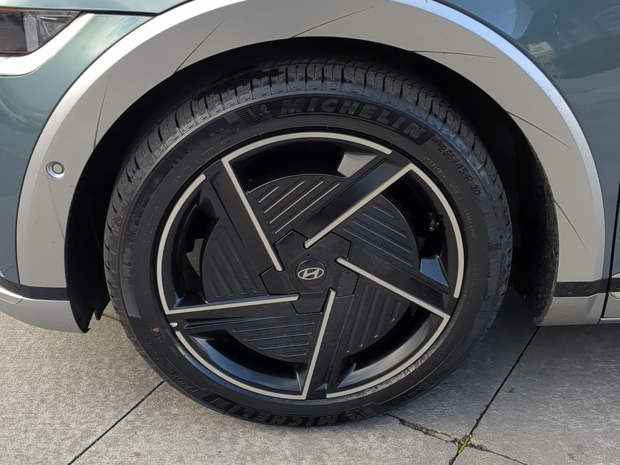 Certified 2025 Hyundai Ioniq 5 Limited image 13