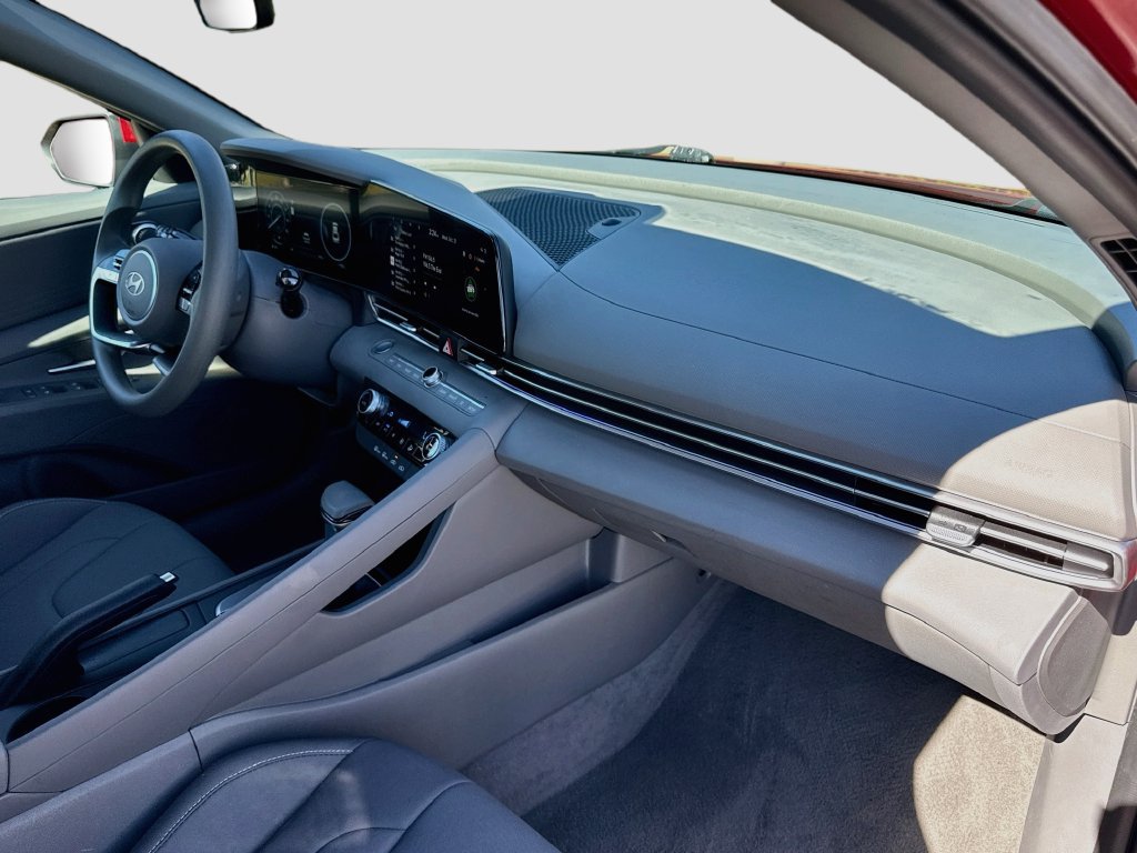 Used 2024 Hyundai Elantra SEL FWD image 38