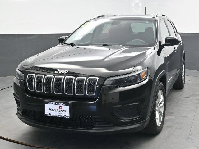Used 2020 Jeep Cherokee Latitude FWD image 2
