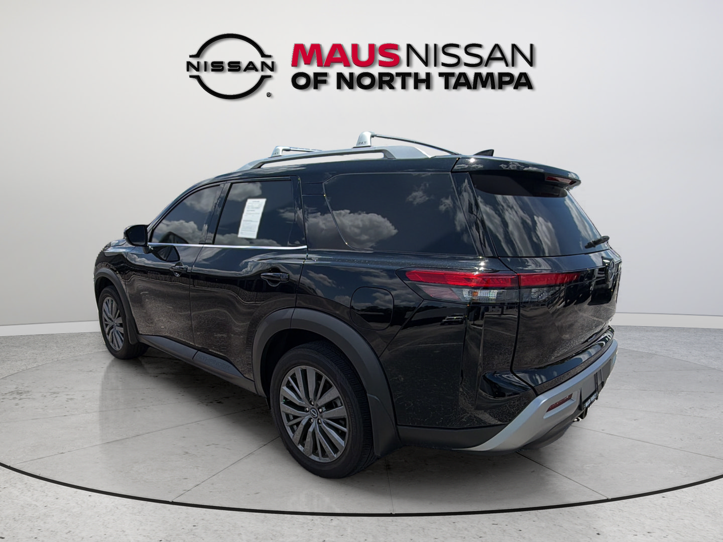 Certified 2025 Nissan Pathfinder SL w/ SL Premium Package FWD image 7
